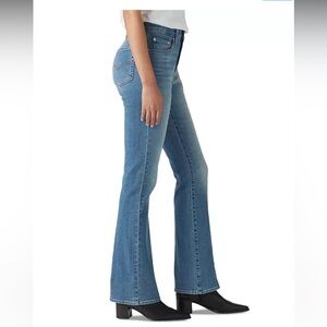 Levi's 725 High-Waist Classic Stretch Bootcut Jeans